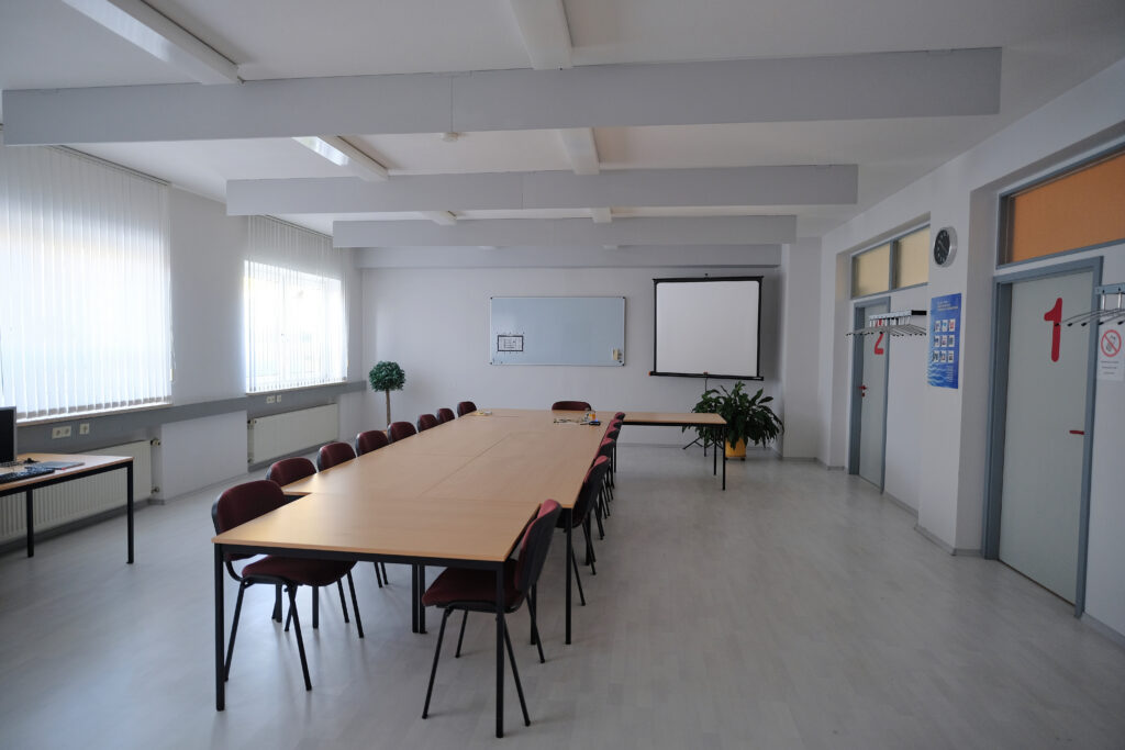 Seminarraum oder Multifunktionsraum für Vermietung Räume Arztpraxis, Physiotherapie, Psychotherapie, Seminare Furth, Cham, Nürnberg, Regensburg, München